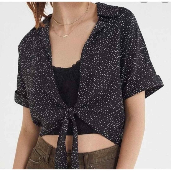Urban Outfitters • Black & White Polka Dot Tie Front Crop Top - Picture 1 of 13